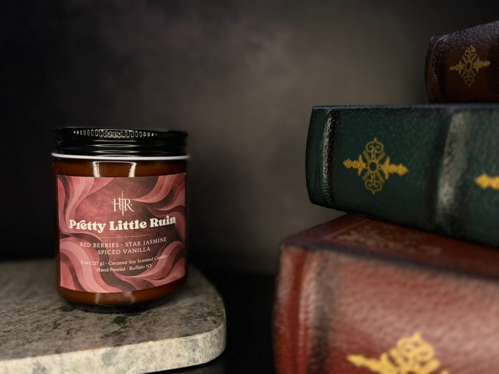 Pretty Little Ruin | Scented Candle