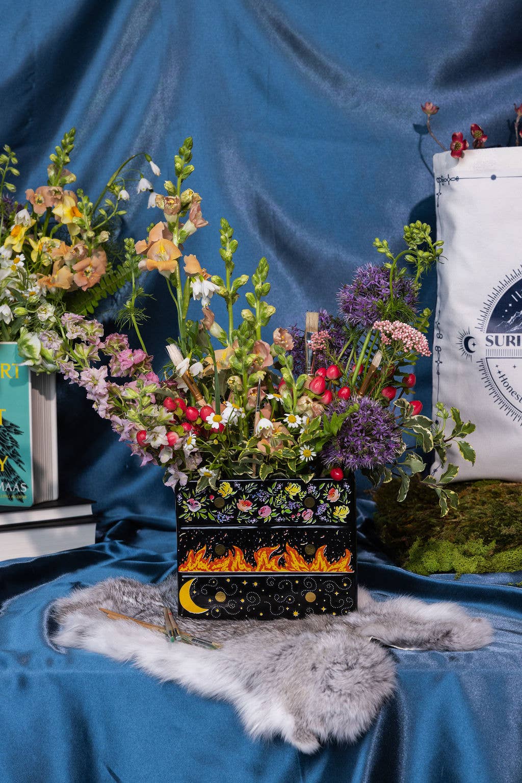 Feyre's Dresser Vase | ACOTAR